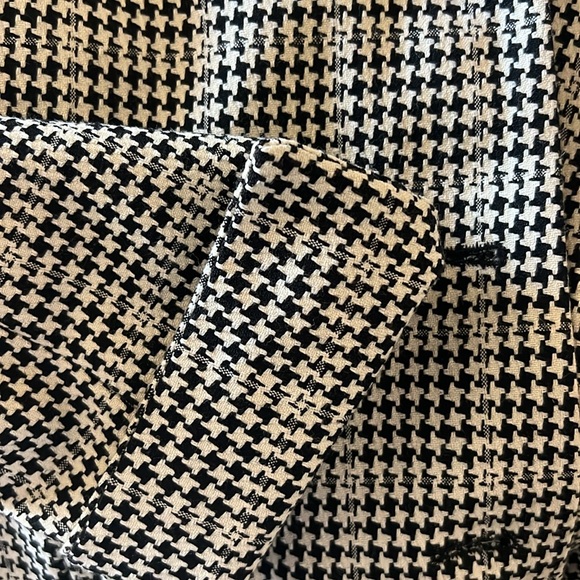 Collection by Harve Bernard Tweed Black and white blazer - Picture 9 of 10